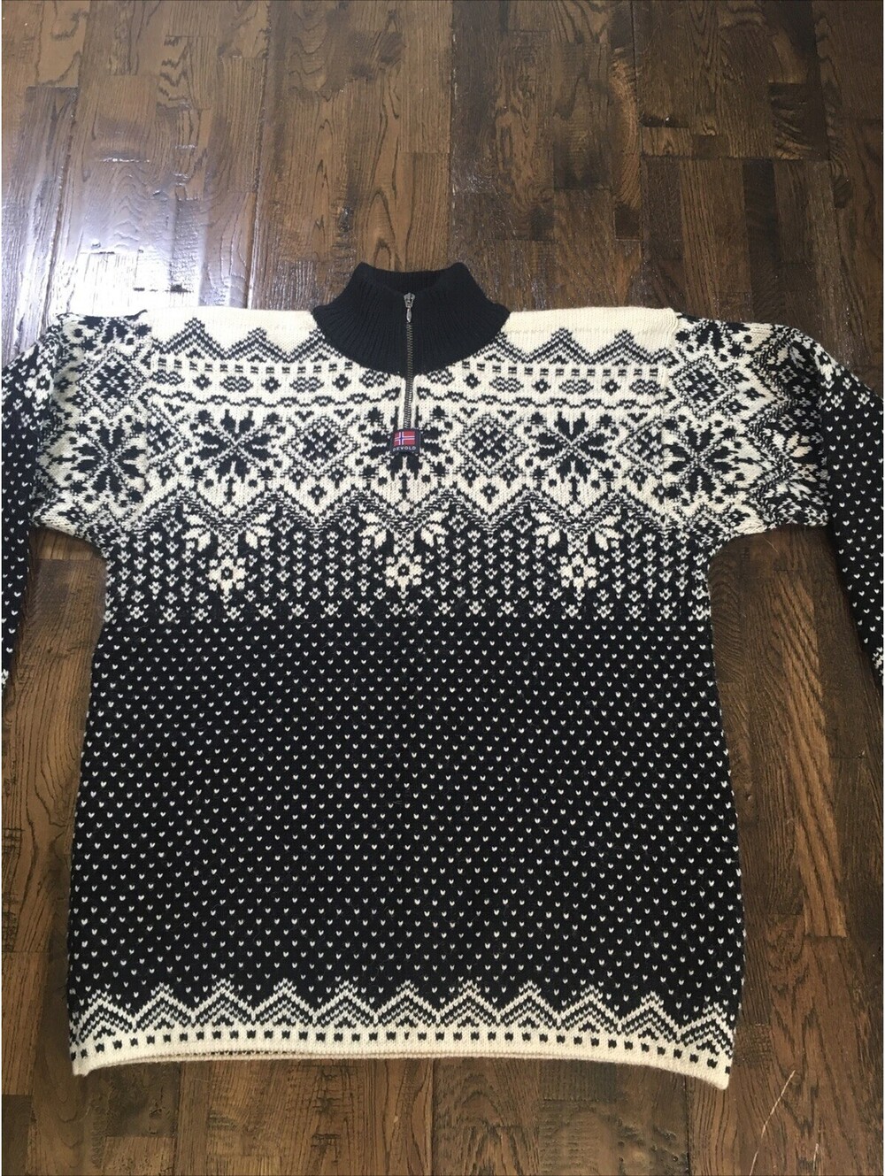 Devold of Norway 100% New Wool Quarter Zip Sweater Medium NWOT - Picture 2 of 7